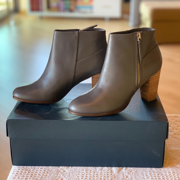 Cole Haan Davenport Leather Bootie Stormcloud Size 7 NIB - Picture 2 of 8